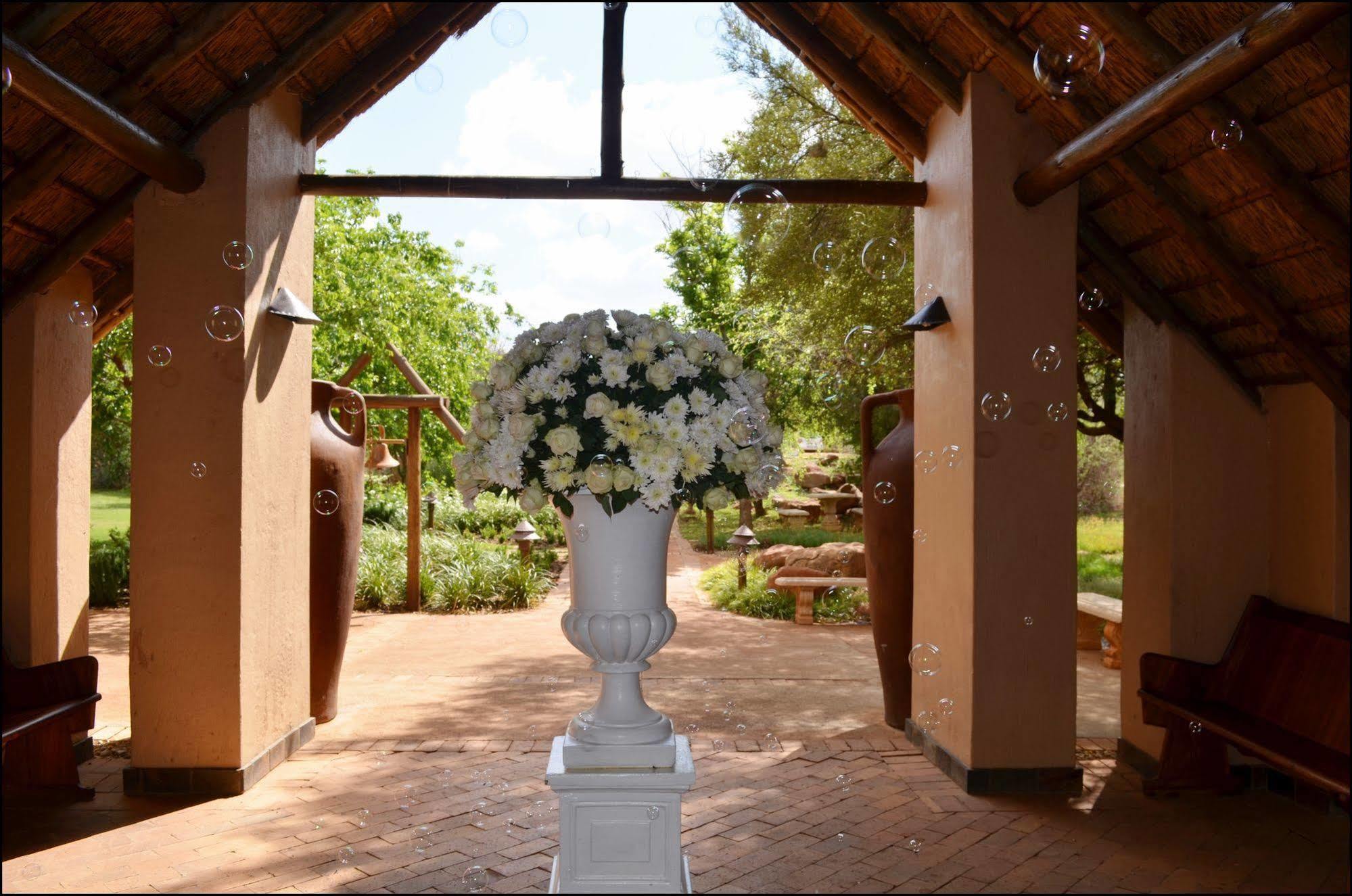 Bona Bona Game Lodge Wolmaransstad Bagian luar foto