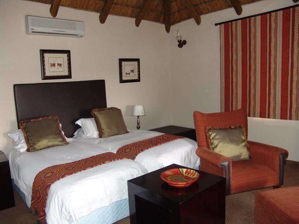 Bona Bona Game Lodge Wolmaransstad Bagian luar foto