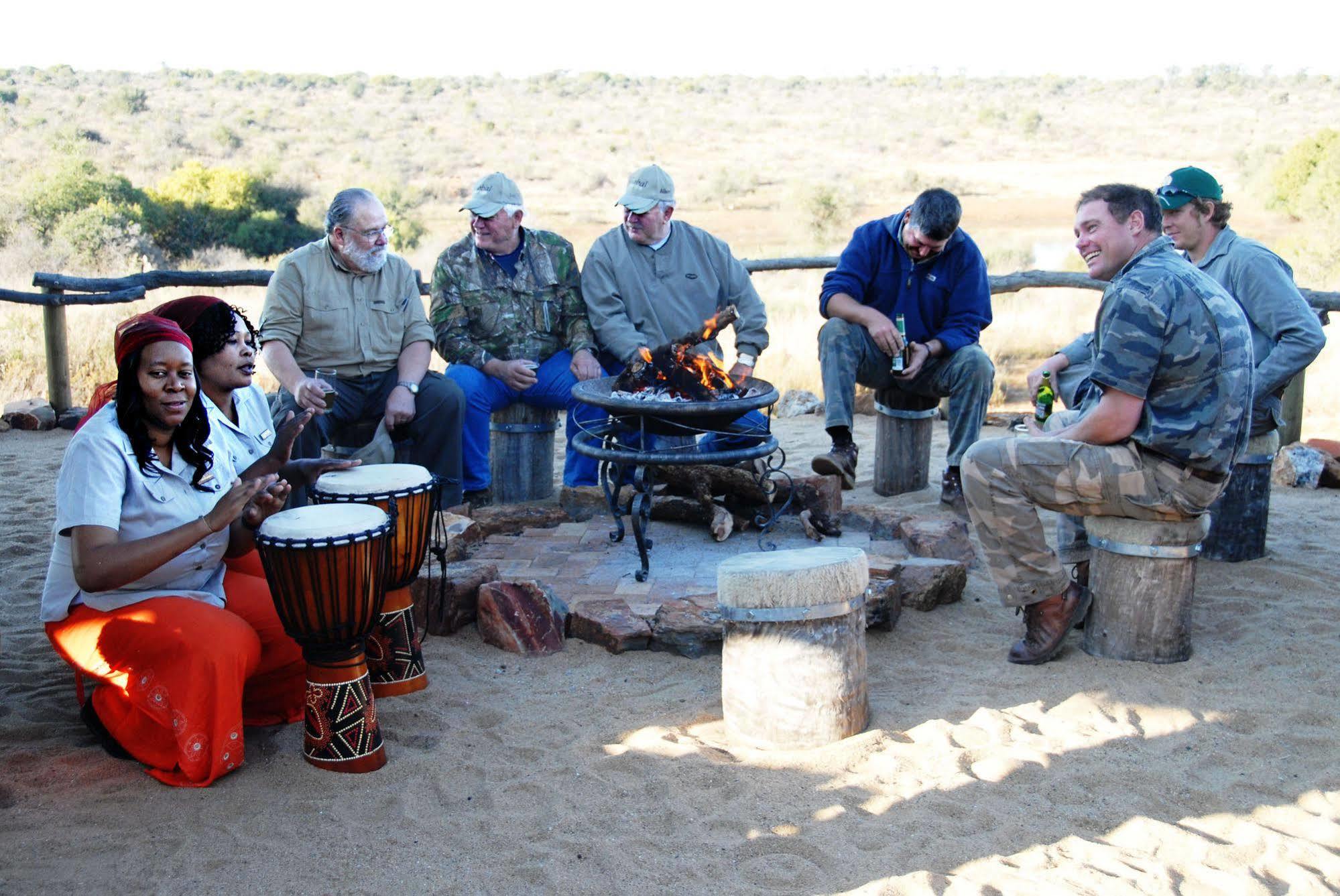 Bona Bona Game Lodge Wolmaransstad Bagian luar foto